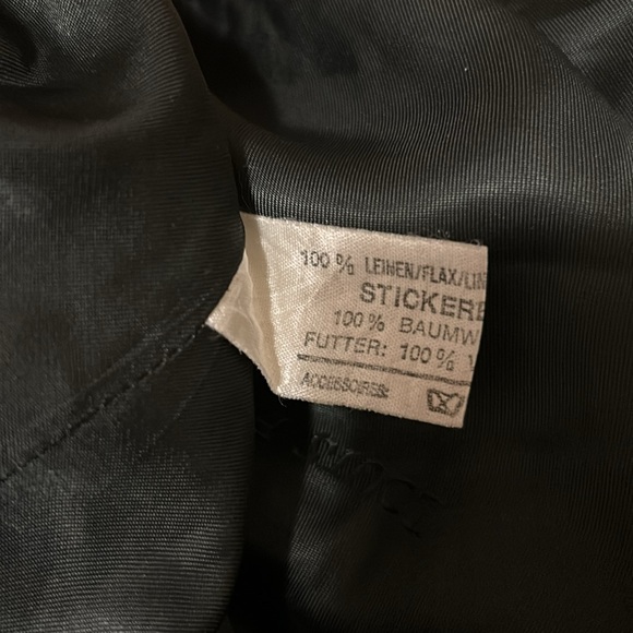 Louis Feraud - Picture 16 of 16